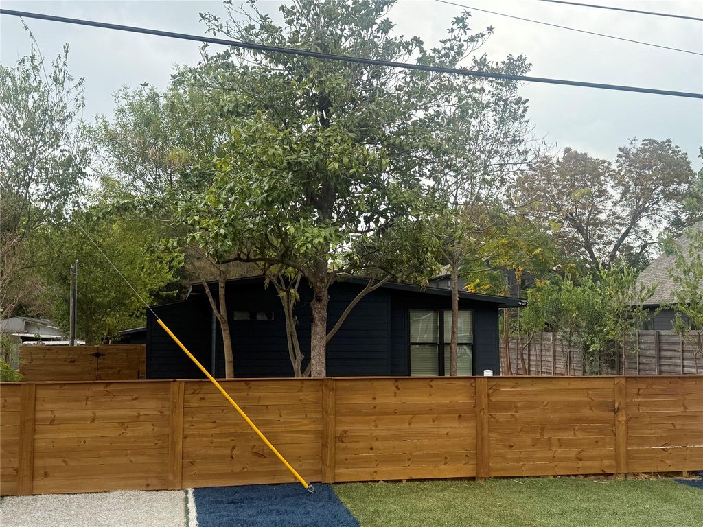 5903 Nancy DR B, Austin, TX 78745