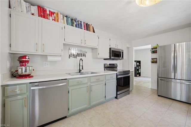 987 Bells Mill RD, Chesapeake, VA 23322