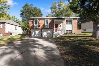 2317 NW Kensington Court, Blue Springs, MO 64015