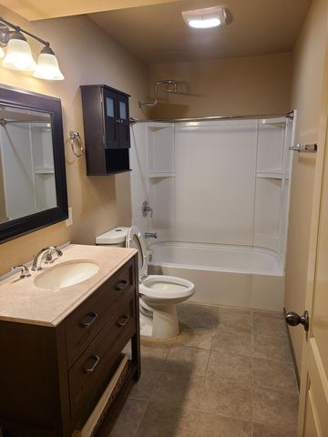 225 Maple Point Boulevard, Mapleton, ND 58059