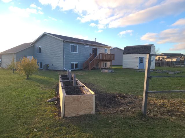 225 Maple Point Boulevard, Mapleton, ND 58059