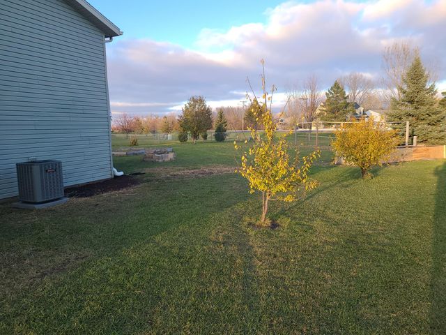 225 Maple Point Boulevard, Mapleton, ND 58059