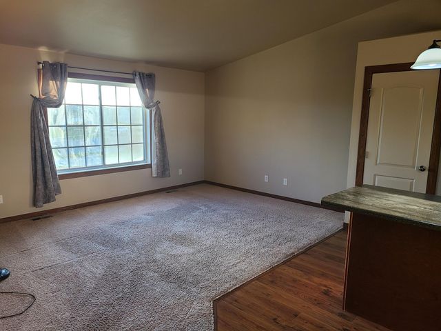 225 Maple Point Boulevard, Mapleton, ND 58059