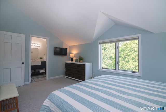 12 Middlefield Street, Groton, CT 06340