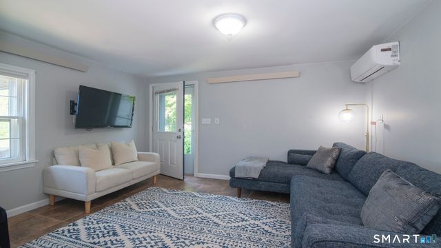 12 Middlefield Street, Groton, CT 06340