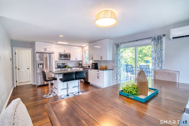12 Middlefield Street, Groton, CT 06340