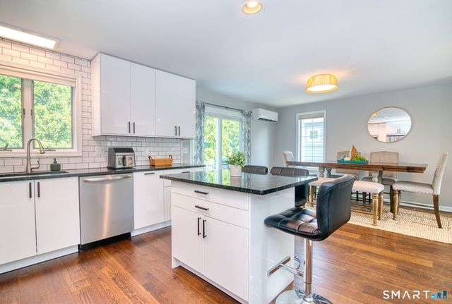 12 Middlefield Street, Groton, CT 06340