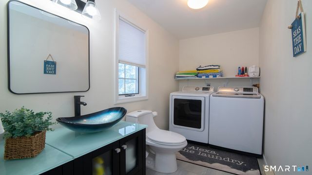 12 Middlefield Street, Groton, CT 06340