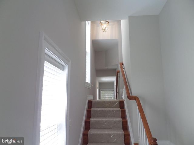 1136 KEOKUK TER NE, Leesburg, VA 20176