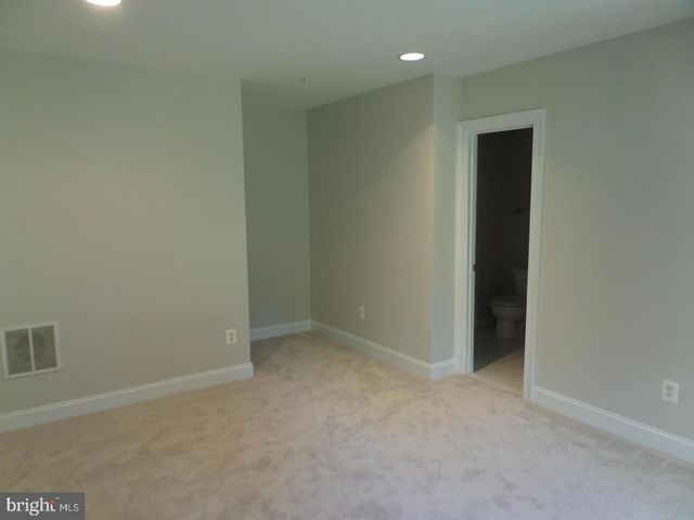 1136 KEOKUK TER NE, Leesburg, VA 20176