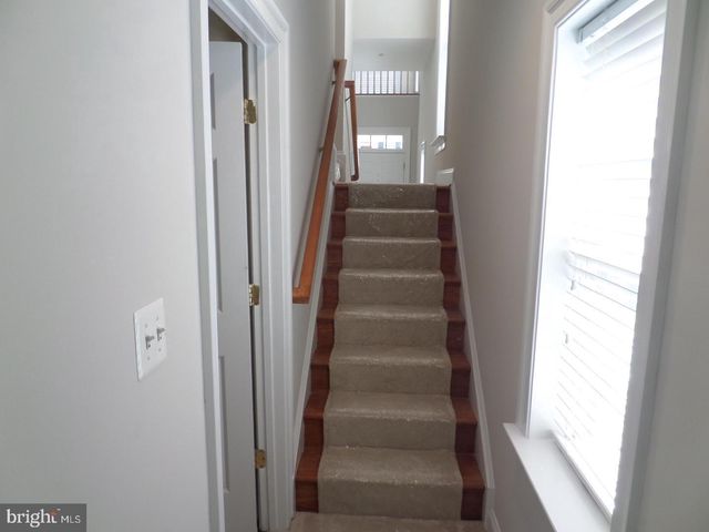 1136 KEOKUK TER NE, Leesburg, VA 20176
