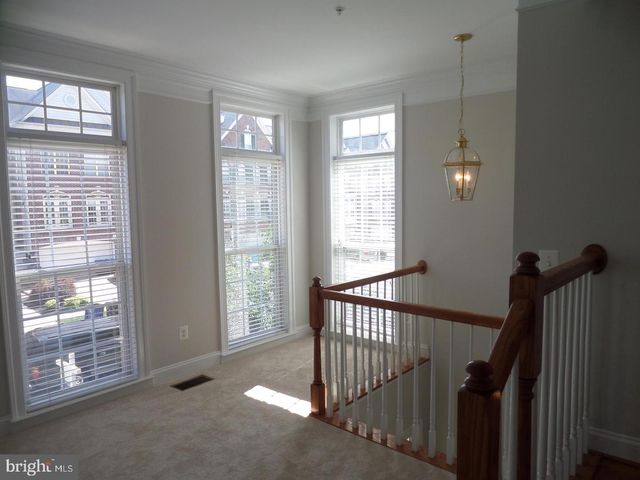 1136 KEOKUK TER NE, Leesburg, VA 20176