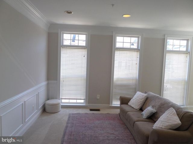 1136 KEOKUK TER NE, Leesburg, VA 20176
