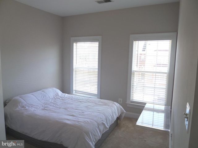 1136 KEOKUK TER NE, Leesburg, VA 20176