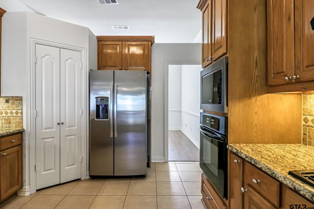 2000 Rana Park, Flint, TX 75762