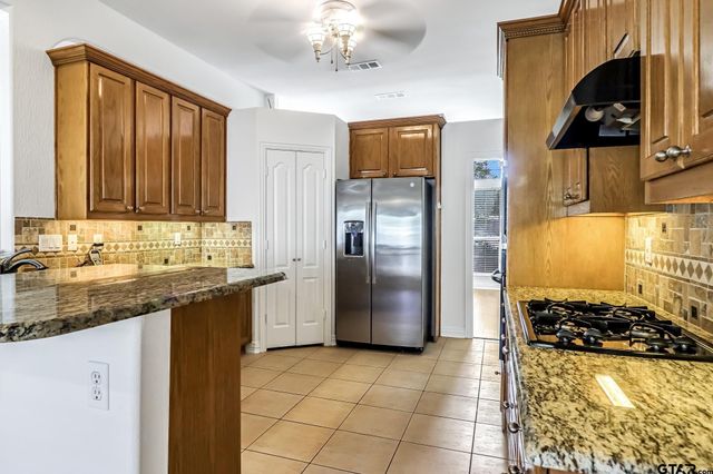 2000 Rana Park, Flint, TX 75762