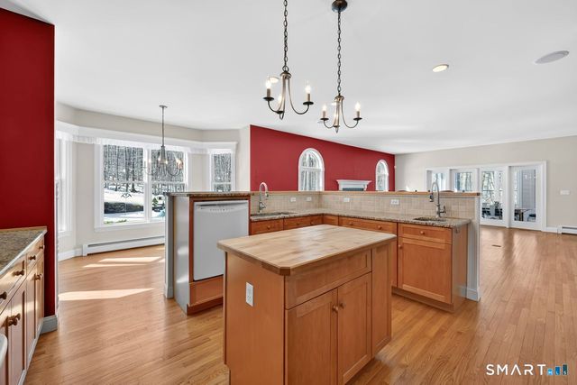 64 Summerwood Ridge, Tolland, CT 06084