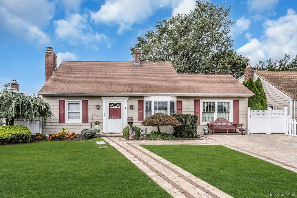 168 Saddle Lane, Levittown, NY 11756 — exterior