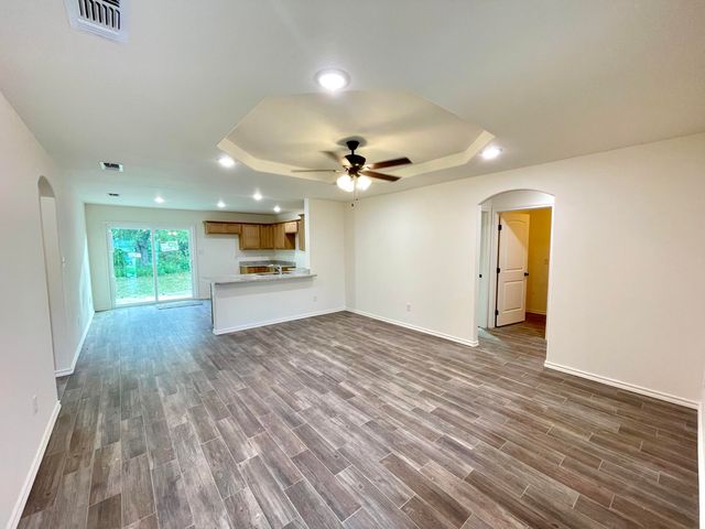 807 N Van Buren Street, San Angelo, TX 76901