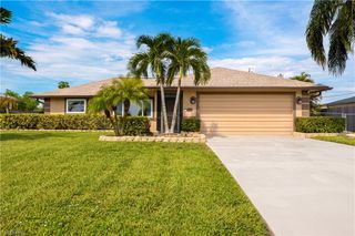 250 NE 10th PL, Cape Coral, FL 33909