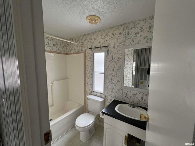 112 N Old Marion Road, Goreville, IL 62939