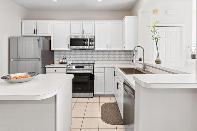 2312 Eagle Trace Lane, Woodbury, MN 55129