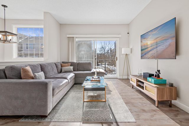 2312 Eagle Trace Lane, Woodbury, MN 55129