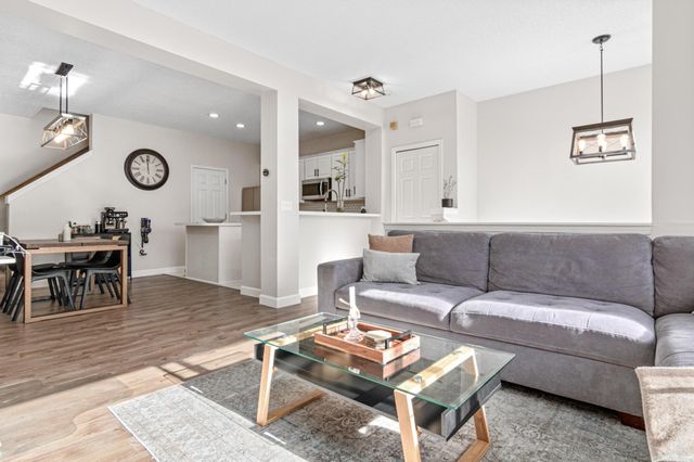 2312 Eagle Trace Lane, Woodbury, MN 55129