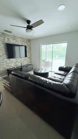 5301 CANOE BEND Drive, Lake Worth, FL 33463