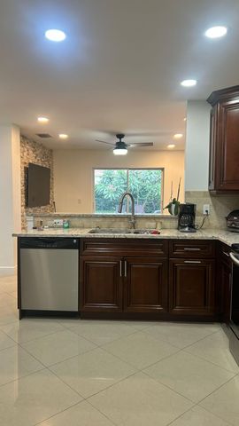5301 CANOE BEND Drive, Lake Worth, FL 33463