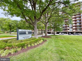 1300 ARMY NAVY DR #823, Arlington, VA 22202