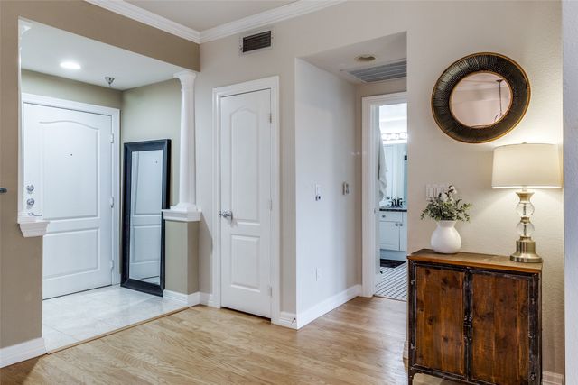 3400 Welborn Street 301, Dallas, TX 75219