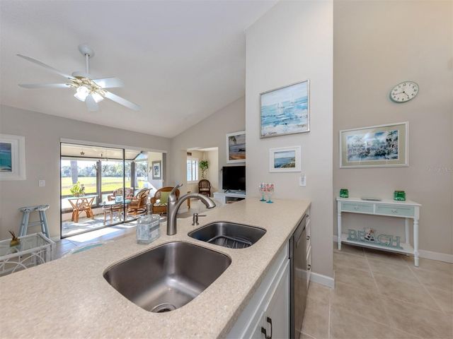 1027 CAPRI ISLES BOULEVARD 20, Venice, FL 34292