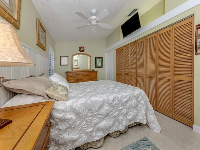 1027 CAPRI ISLES BOULEVARD 20, Venice, FL 34292