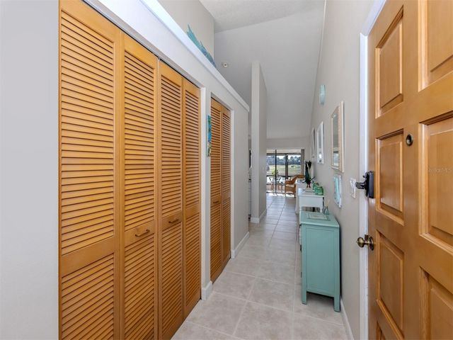 1027 CAPRI ISLES BOULEVARD 20, Venice, FL 34292