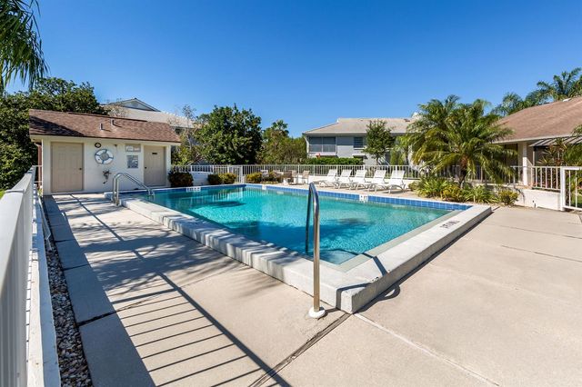 1027 CAPRI ISLES BOULEVARD 20, Venice, FL 34292