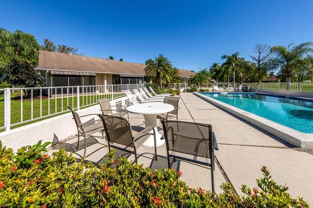 1027 CAPRI ISLES BOULEVARD 20, Venice, FL 34292