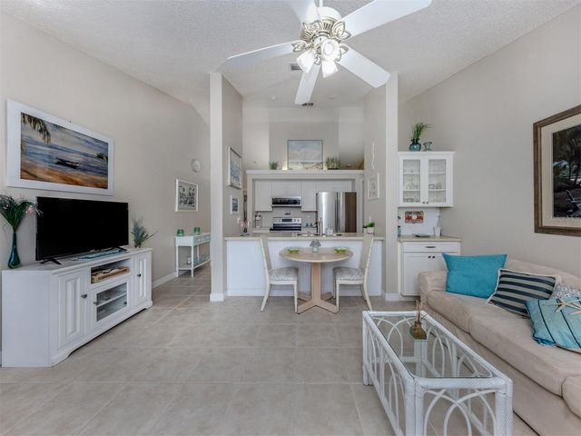 1027 CAPRI ISLES BOULEVARD 20, Venice, FL 34292