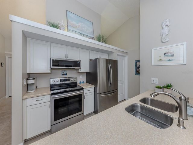 1027 CAPRI ISLES BOULEVARD 20, Venice, FL 34292