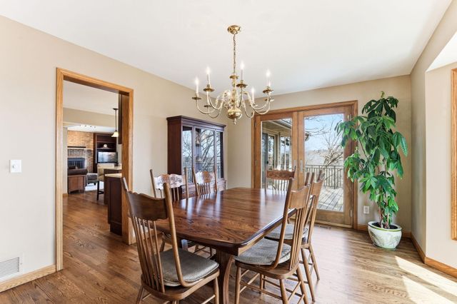 16048 Baywood Lane, Eden Prairie, MN 55346