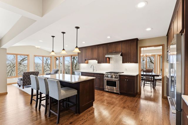 16048 Baywood Lane, Eden Prairie, MN 55346