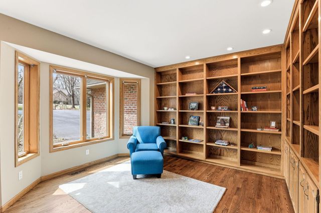 16048 Baywood Lane, Eden Prairie, MN 55346