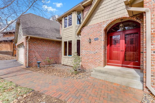 16048 Baywood Lane, Eden Prairie, MN 55346