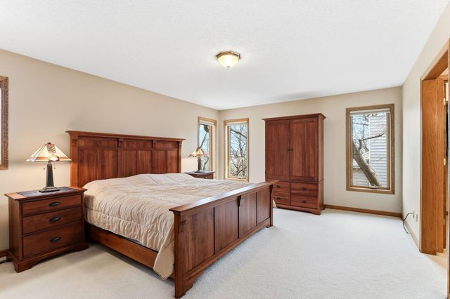 16048 Baywood Lane, Eden Prairie, MN 55346