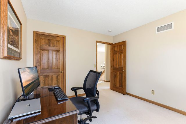 16048 Baywood Lane, Eden Prairie, MN 55346