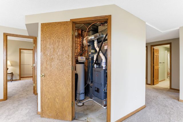 16048 Baywood Lane, Eden Prairie, MN 55346