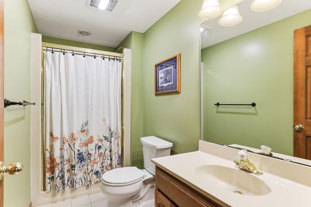 16048 Baywood Lane, Eden Prairie, MN 55346