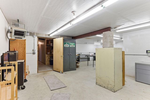 16048 Baywood Lane, Eden Prairie, MN 55346