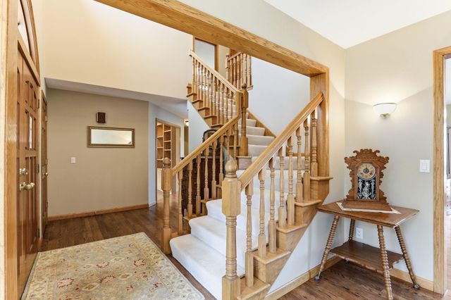 16048 Baywood Lane, Eden Prairie, MN 55346