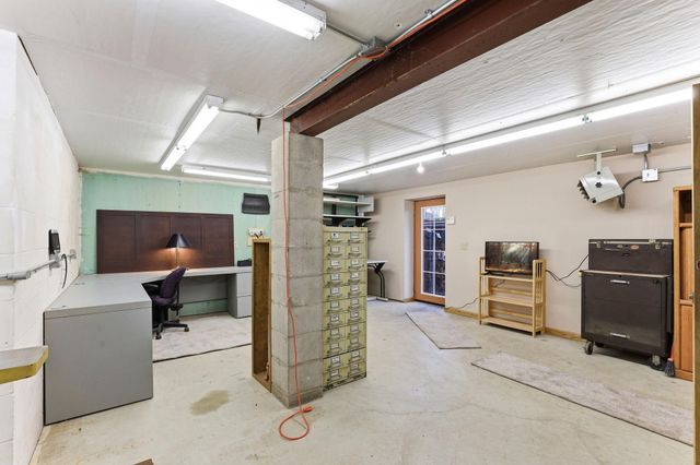 16048 Baywood Lane, Eden Prairie, MN 55346